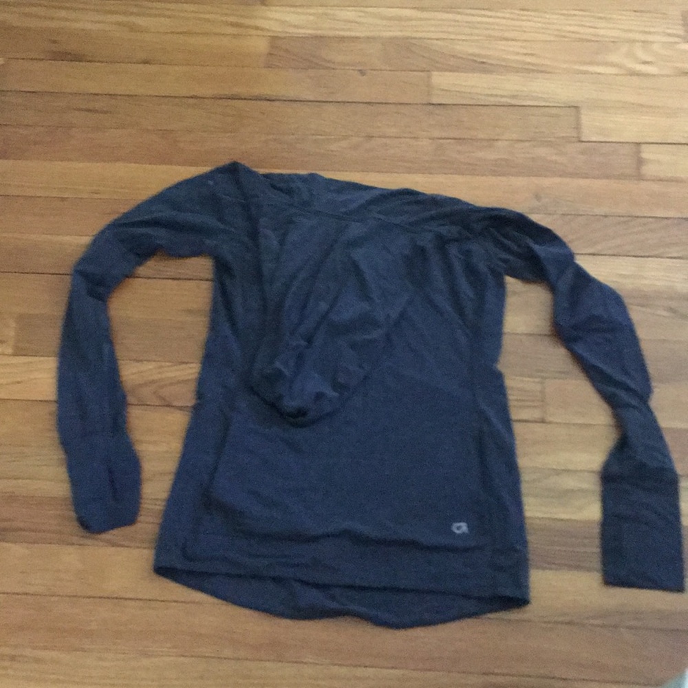 Gap workout shirt